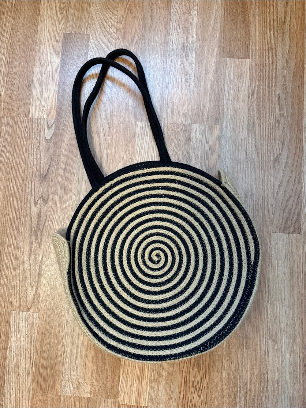 Universal Thread Round Spiral Tote in Black and Cream